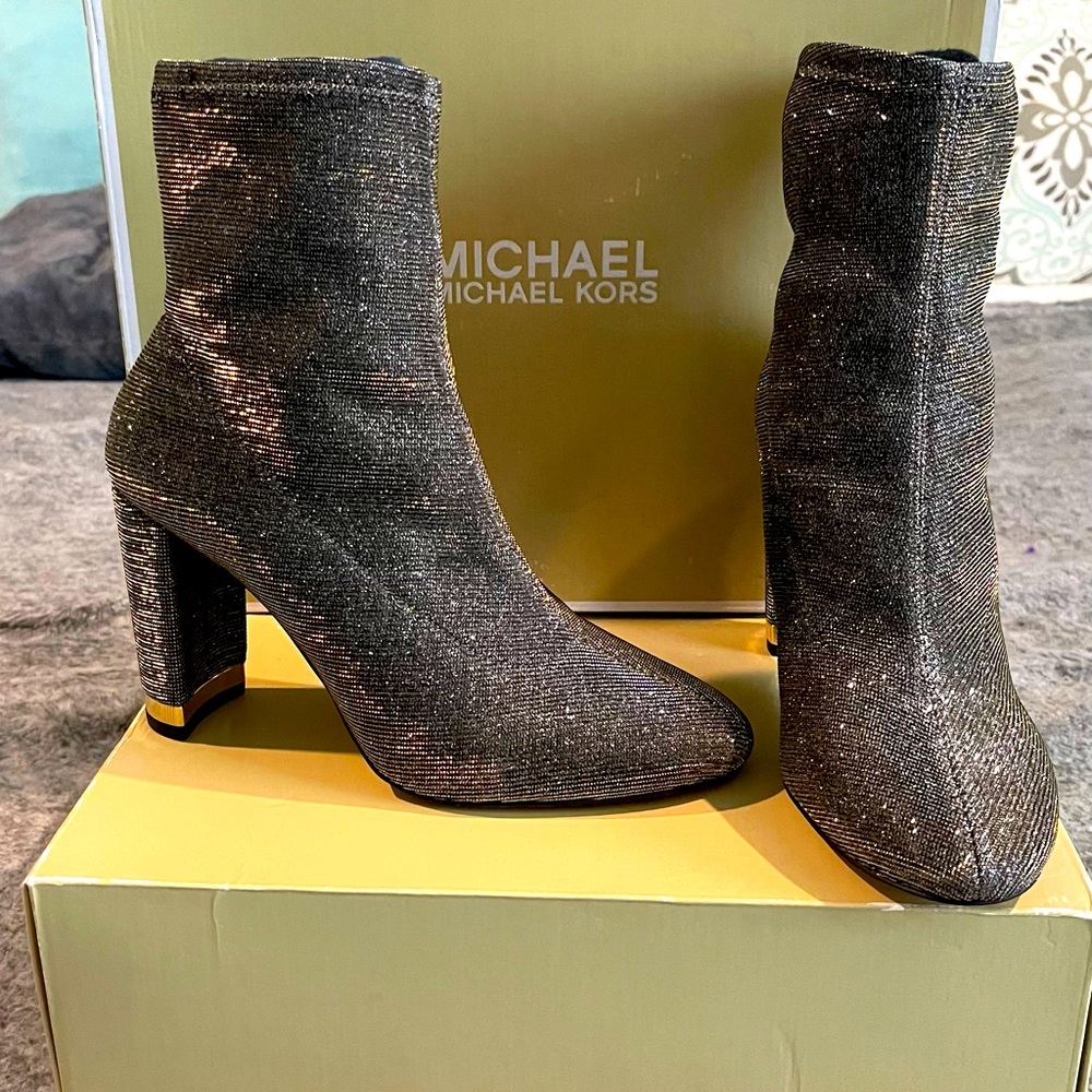 Michael Kors Womens Mandy Metallic Ankle Booties Gold 7.5 Only used one time
